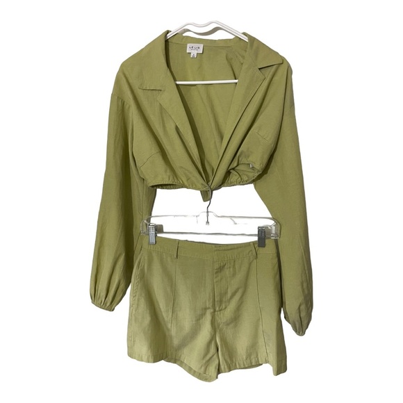 Le Lis womens crop top and short set. Light green. Size Small. Light green - Picture 1 of 10
